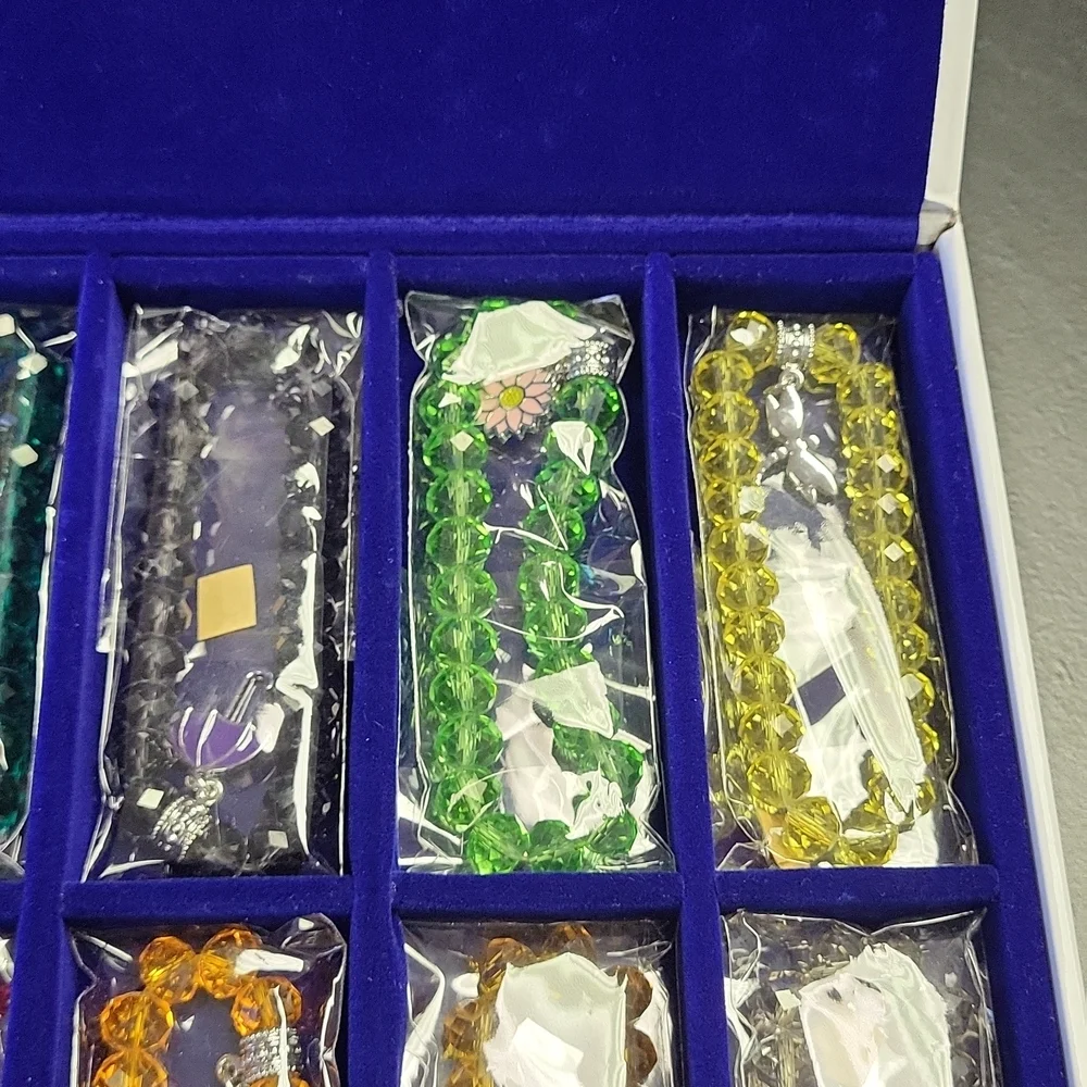 12 seasons holiday bracelets set - Picture 5 of 8